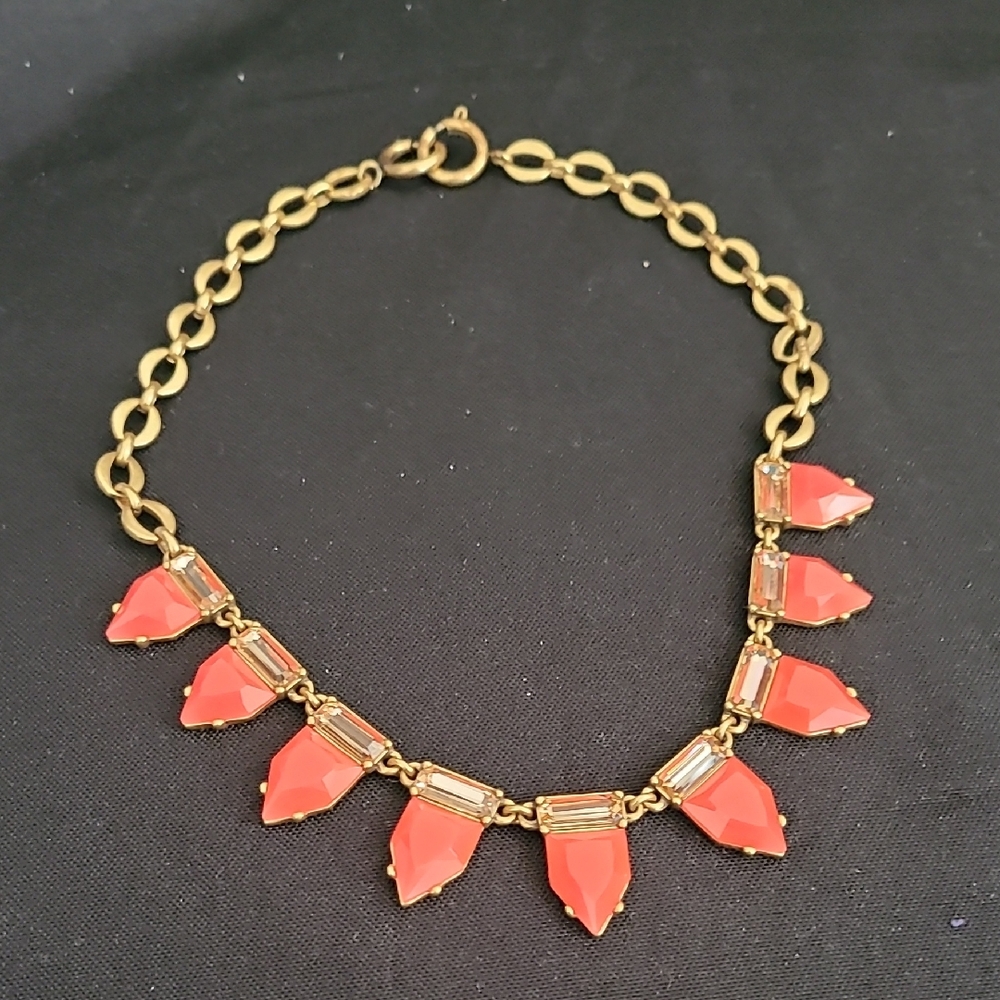 Chic Gold Necklace with Coral Accents